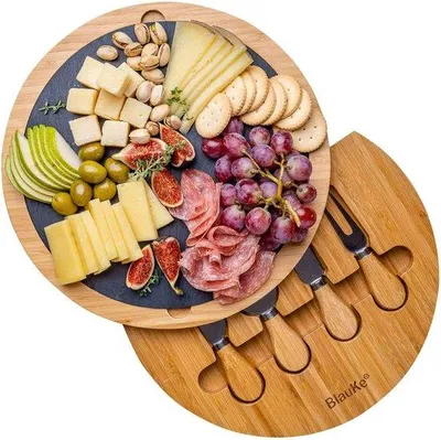 Produktbild von Famanu Käsebrett mit Käsemesser-Set und Schieferplatte - Rundes Holzservierbrett 30 cm