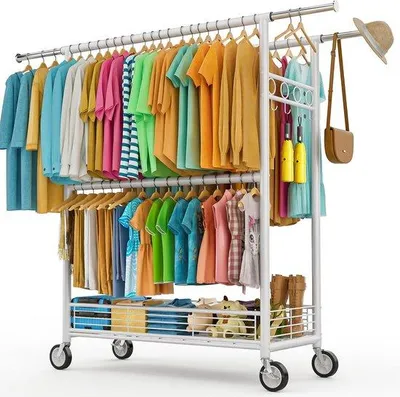 Immagine prodotto di Uniqoos®: Porta abiti mobile in metallo – 3 aste regolabili (95–153 cm), 8 ganci, ripiano in metallo, 4 ruote in gomma (2 con freno), capacità di carico: 160 kg