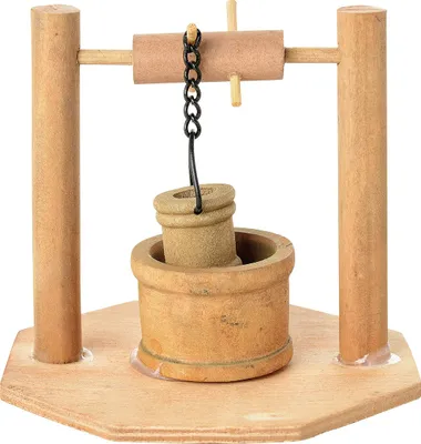 Produktbild von Miniaturbrunnen aus Holz für Modellbau, Krippen und Landschaften, 8x8 cm mit beweglichem Eimer