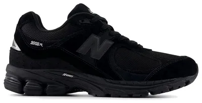 Image de New Balance 2002R, modèle noir avec détails métalliques - Taille EU 40