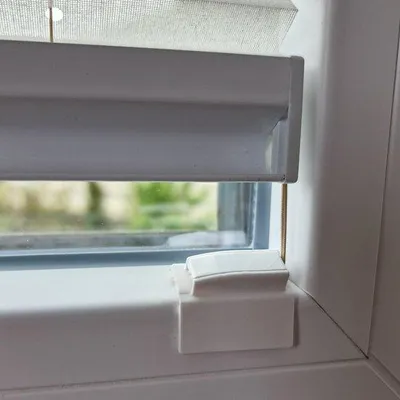 Productafbeelding van Unyqoos® Zelfklevende bevestigingsplaat voor plisségordijnen – Boorvrije montage op PVC-ramen, sterke hechting, universeel compatibel (Cosiflor/Decomatic/Cosimo)