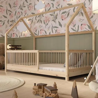 Imagen del producto de Cama infantil Montessori "Crazy Folly" de 160x80 cm, fabricada con materiales naturales