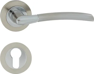 Produktbild von DOMINO Türgriff Drückergarnitur PZ - Profilzylinder Set | Rund-Rosette | Türklinke für Zimmertür, Bürotür, Kellertür & Innentür | Türbeschläge aus Aluminium | Chrom/Nickel Türdrückergarnitur | PRESTO-R M6/M9
