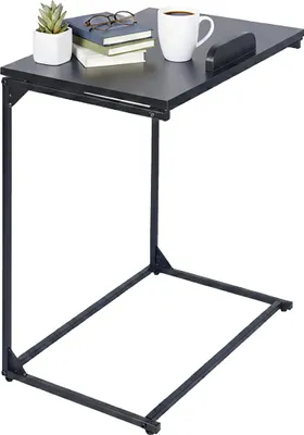 Zdjęcie produktu dla Stolik pomocniczy Relaxdays, w kształcie litery C, z regulowanym nachyleniem blatu, wymiary: 66 x 55 x 35 cm, stolik pod laptopa z listwą antypoślizgową, czarny