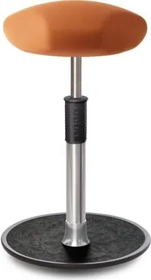 Produktbild von Sitz- Stehhocker Free Tall Triangel Gestrick Orange chrom /schwarz.