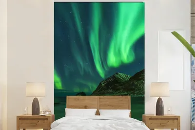 Produktbild von MuchoWow® Fototapete für Wohnzimmer oder Schlafzimmer Wandtapete Vinyl Motivtapete Island - Nordlicht - Sternenhimmel - 145x220 cm - Wanddekoration