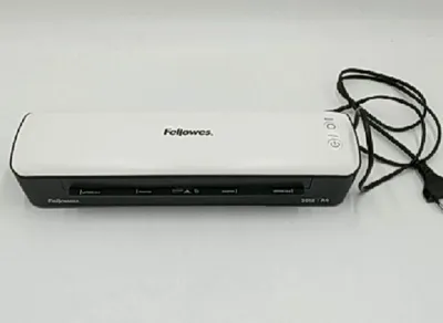 Produktbild von Fellowes Laminiergerät A4 Sola für Zuhause und Homeoffice, für Laminierfolien bis 125 Mikron Stärke, staufrei, Laminiergerät zum Laminieren von Fotos, Dokumenten, Rezepten, Lernkarten uvm.