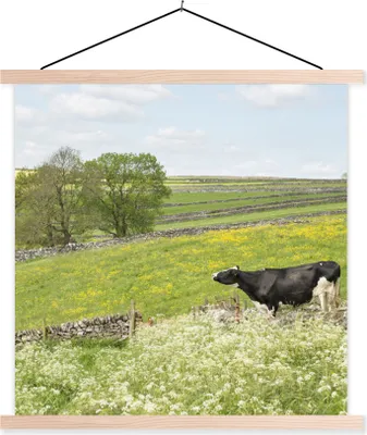 Produktbild von MuchoWow® Textilposter Kuh - Blumen - Tiere 120x120 cm mit holzfarbenen Rahmen - Textil-Poster