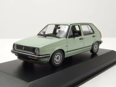 Produktbild von Maxichamps 940054190 VW Golf 2 1985 silber grün metallic 1:43