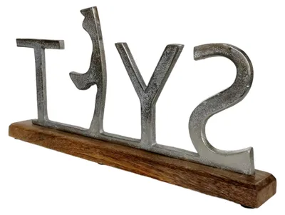 Produktbild von Schriftzug Sylt aus Aluminium und Holz 41 cm für die Ferienwohnung Dekoration Nordsee