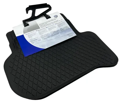 Imagen del producto de Alfombrillas para el Volkswagen Golf Plus, modelo 5M, de goma, color , para la parte trasera. Alfombrillas originales