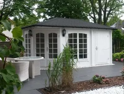 Produktbild von Alpholz 5-Eck Gartenhaus Modell Josephine-40 aus naturbelassem Holz 452 x 312 cm mit 40 mm Wandstärke
