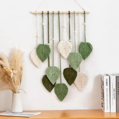 Image de Ibenzoa® : Tenture murale en macramé de style bohème, avec des perles en bois et des feuilles vertes – Décoration murale pour chambres à coucher et chambres d'enfants