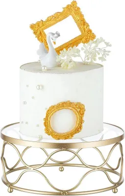 Zdjęcie produktu dla Okrągła, złota metalowa taca do tortów o średnicy 22 cm