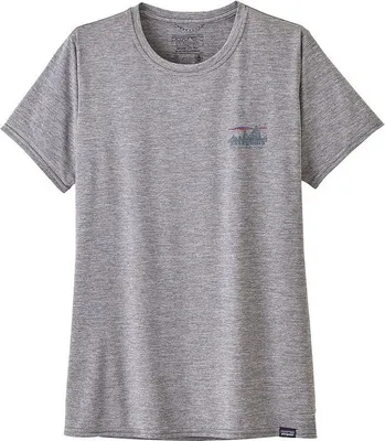 Produktbild von PATAGONIA W CAP COOL DAILY GRAPHIC SHIRT Damen, 73 Skyline: Federgrau Größe: M
