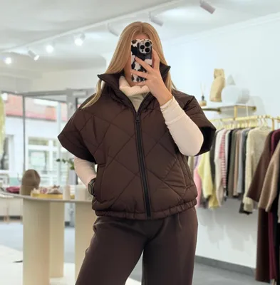 Produktbild von Steppweste Damen "Marie" Dunkelbraun mit Reißverschluss, Frauen Weste, Bodywärmer Westen Outdoor Jacke Frau, kurzarm Weste, für Herbstzeit Stepp Weste