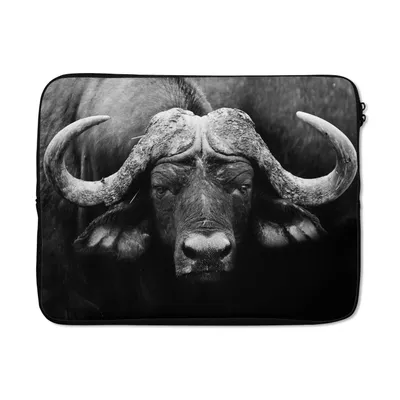 Produktbild von MuchoWow® Laptop Hülle 15 Zoll Tiere - Büffel - Schwarz - Weiß - Porträt Laptoptasche - Laptoptasche - Sleeve - Rundum-Schutz