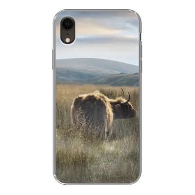 Produktbild von MuchoWow® Handyhülle Schutzhülle Hülle für iPhone XR Schottische Highlander - Nebel - Gras Silikon Softcase Handy Hülle - Schutzdeckel