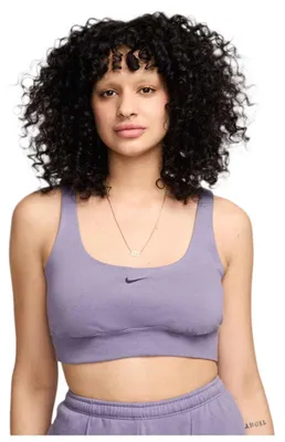 Imagen del producto de Camiseta sin mangas para mujer Nike Sportswear Chill Terry Slim, confeccionada en tejido French Terry, corte ajustado, modelo cropped (corte corto), talla L