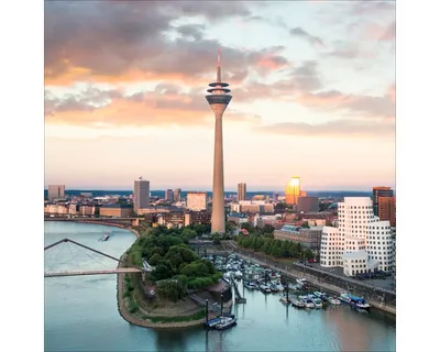 Produktbild von Glasbild Düsseldorf Skyline II GLA2048 50x50 cm