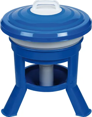 Produktbild von Tränke für Hühner Imperial 50 l mit Stand auf Beinen, 51,5 cm Durchmesser, 82,5 cm Höhe