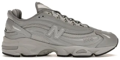 Immagine prodotto di New Balance 1000 - Scarpe - Taglia EU 45 - Argento/Nero - Sneaker - M1000TE -