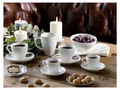 Produktbild von Tasse mit Untertasse aus New Bone China