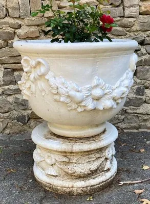 Obrázok produktu pre Casa Padrino Barokový kvetináč s podstavcom biely Ø 47 x v. 79 cm - Nádherný kvetináč s okrúhlym podstavcom v barokovom štýle - Barokové záhradné dekorácie