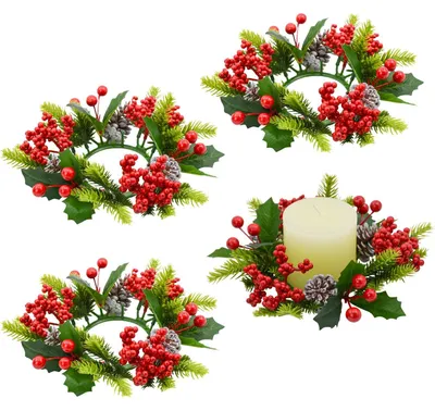Productafbeelding van 4 stuks kerringetjes voor kerkaarsen, versierd met rode bessen en dennenappels - Decoratieve kaarsenstandaards voor de feestdagen