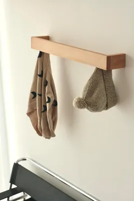 Obrázok produktu pre Nástenný vešiak 60 cm, masívne bukové drevo, 6 háčikov, pre bundy