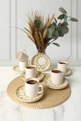 Produktbild von Hermia Concept, Kaffeetassen-Set (12 Teile) aus 100% Steinzeug, Creme & Gold, 110 ml