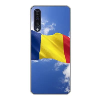 Produktbild von MuchoWow® Handyhülle Schutzhülle Hülle für Samsung Galaxy A30s Rumäniens Flagge weht am Himmel Silikon Softcase Handy Hülle - Karteninhaber