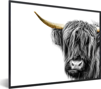 Produktbild von MuchoWow® Gerahmtes Poster Schottischer Highlander - Tiere - Schwarz - Gold 80x60 cm - Poster mit Schwarzem Bilderrahmen Wandposter Rahmen Foto Bilder - Schwarzem - Mit Gestell
