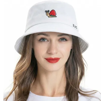Obrázok produktu pre Klobúk Fischerhut s výšivkou motýľa a jahody, univerzálna veľkosť, materiál: polyester