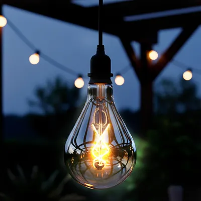 Immagine prodotto di Lampadina LED in vetro XL bianco caldo alimentata a batteria con timer - 25 cm - Lampada a sospensione retrò dal design fumé per interni ed esterni