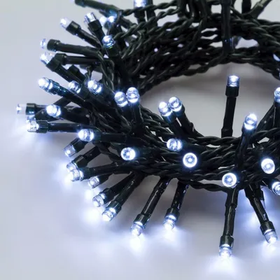Zdjęcie produktu dla Xmas King – łańcuch świetlny LED o długości 12 m z timerem, 300 diod LED do użytku na zewnątrz, światło zimnobiałe, zasilanie bateryjne