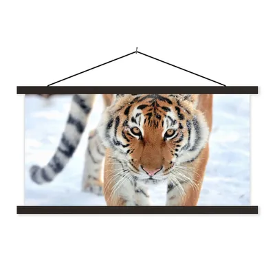 Produktbild von MuchoWow® Textilposter Tiger - Schnee - Tiere 60x30 cm mit schwarzem Rahmen - Textilien
