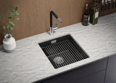 Produktbild von PRIMAGRAN Unterbauspüle Granit Schwarz 41x47cm, Spülbecken 1 Becken + Ablauf-Set + Aufrollbare Abtropffläche, Granitspüle ab 45er Unterschrank - Praga
