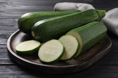 Obrázok produktu pre 15 semien zelená cuketa „Black Beauty“ – vysokovýnosná odroda | Cucurbita pepo