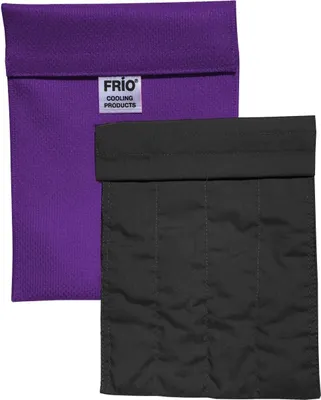 Produktbild von FRIO GROßE Diabetiker Insulin Kühltasche 14 x 19 cm lila | Für bis zu 4 Insulin Pens | Kühlt mit kaltem Wasser I Keine Kühlakkus notwendig | Wiederverwendbar