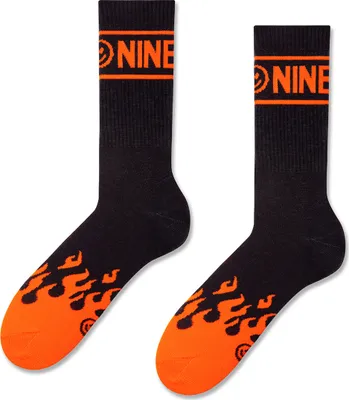 Produktbild von NINETIES Damen und Herren Socken Sportsocken Tennissocken 41-46, Schwarze Flammen