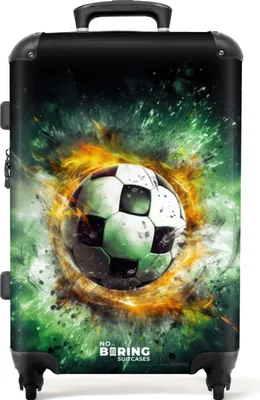 Obrázok produktu pre NoBoringSuitcases.com® Veľký kufor - Futbal - Zelený - Kombinovaný zámok TSA - Pevná škrupina vozíka na 4 kolieskach - 72 litrov - Cestovný kufor - 66 cmKufr Medium 67x43x25 cm, 72L,