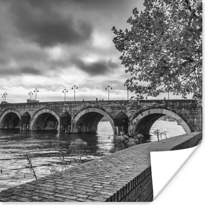 Produktbild von MuchoWow® Poster Brücke - Maastricht - Schwarz - Weiß 100x100 cm - Babyzimmer