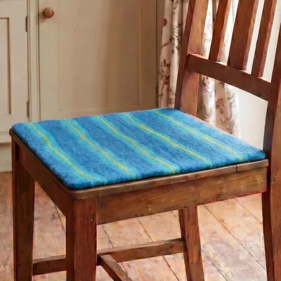 Produktbild von Filz Stuhlauflage, Boho Sitzkissen, Handgefertigtes Eckiges Filzkissen 35*35 cm - Petrol/lemon, Türkis, Wolle, Meditationskissen & Sitzkissen