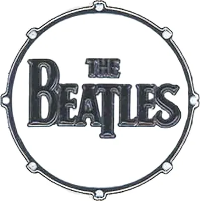 Obrázek produktu pro The Beatles - Logo bubnu - odznak RO11690 (jedna velikost) (bílá/černá)