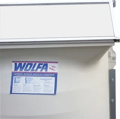 Produktbild von Wolfa Lichtschachtabdeckung ESG 5 mm für Lichtschacht 126x43 cm (Abdeckmaß 135x54 cm) inkl. Befestigungsmaterial