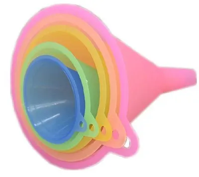 Productafbeelding van Ibenzoa® 5-delige set keukentrechter in regenboogkleuren – kunststof trechter met diameters van 12,5/11/9,8/8,3/6,7 cm, vaatwasmachinebestendig, met ophangoog