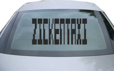 Produktbild von Indigos UG - Aufkleber Heckscheibe & Motorklappe DE6244 - schwarz - 600x285 mm - zickentaxi - Auto Scheiben Fenster Heckklappe Tuning Racing JDM - Die cut