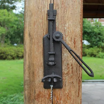 Retro Wand-Weinöffner aus Gusseisen, 34 cm