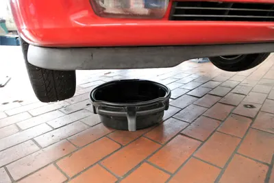Produktbild von Brilliant Tools BT716002 Öl-Auffangwanne für beengte Platzverhältnisse, 3 Tragegriffe, 3 Öffnungen - 16 L